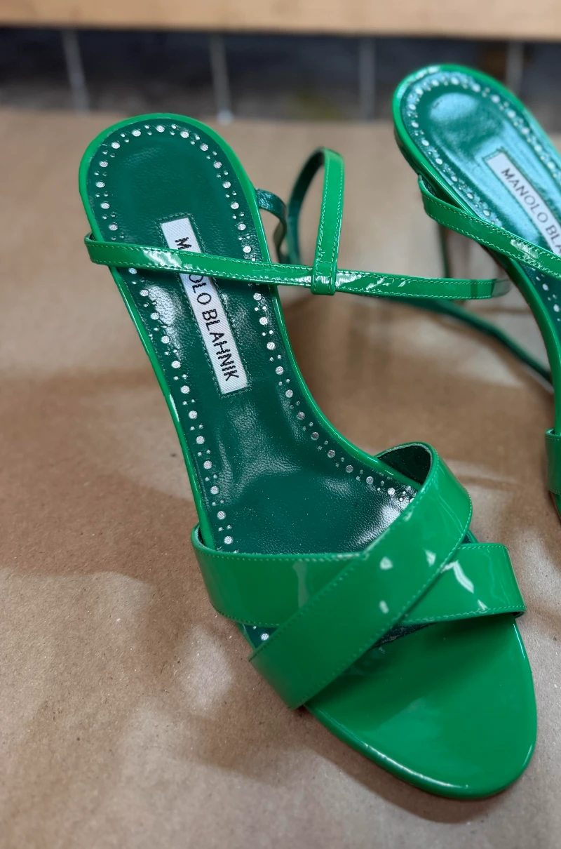 Manolo Blahnik Tormenta before repair 4